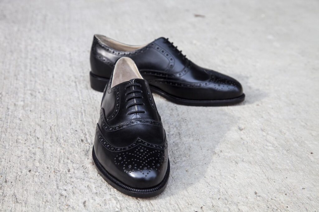 Maßschuhe für Herren, geschnürt, schottisch gelocht