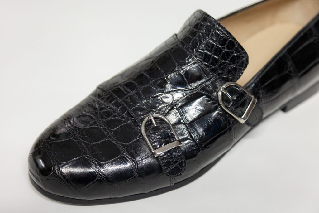 Schwarze Herrenschuhe zum Schlüpfen, Krokodilleder