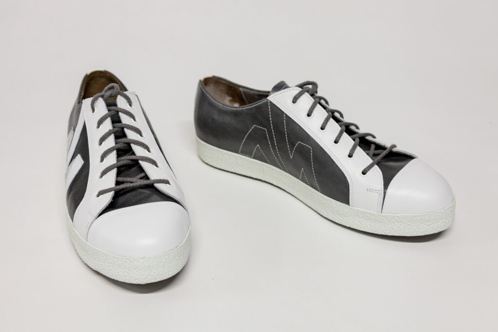 Sneaker Herren mit Logo, Maßschuhe, 2-färbig