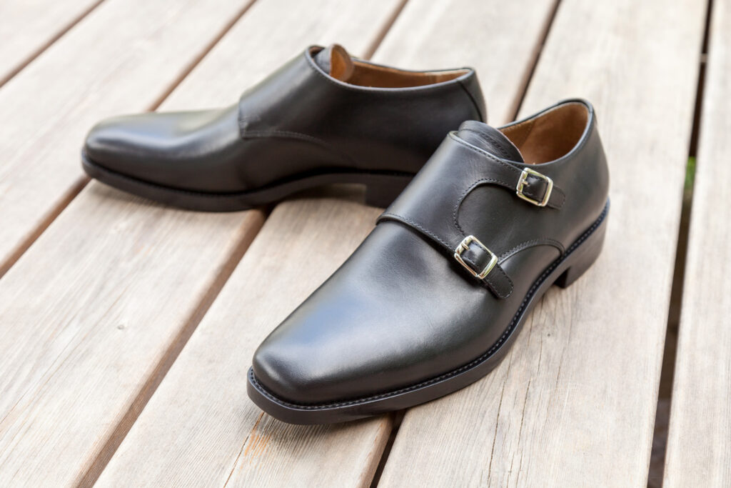 Handgemachte Maßschuhe für Herren, schwarz, mit Schnallen