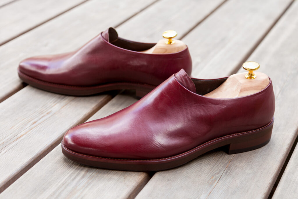 Schuhe ohne Naht und Schnürung, rotes Leder